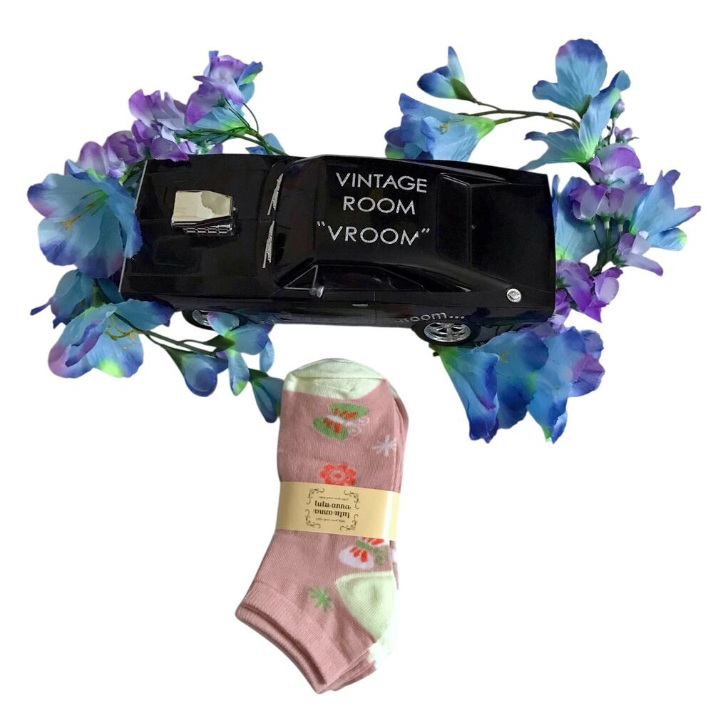 Tutu Anna NWT 5 Pairs No Show Pink and Ivory Socks Women OS